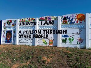 Bied lewe met kleurryke verfprojek