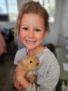 Leerlinge kuier by diere-vriende