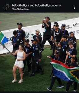 Stellenbossers deel van sokkerspan gestrand in Portugal