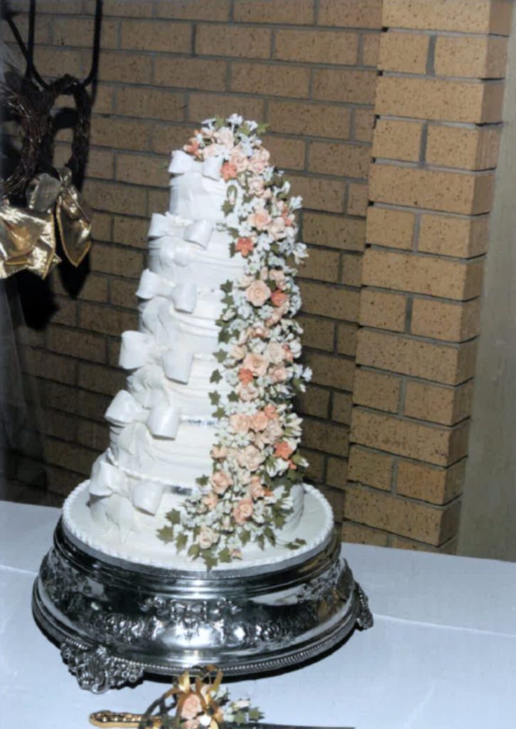 Louise Fox het gesê dat koekbak en versierwerk harde werk is, maar dit gee 'n mens soveel plesier.