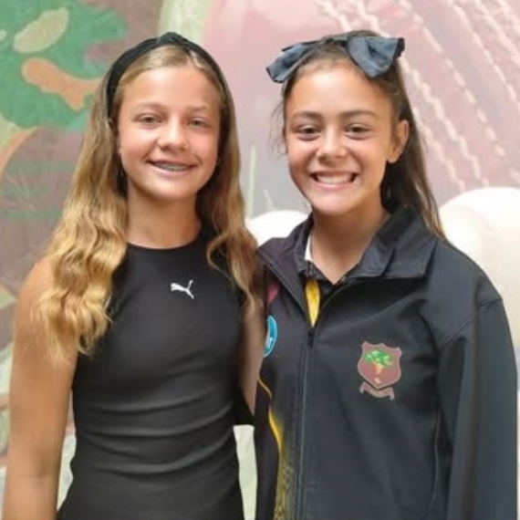 Mieke Strydom (links) en Hayley Docherty (regs)