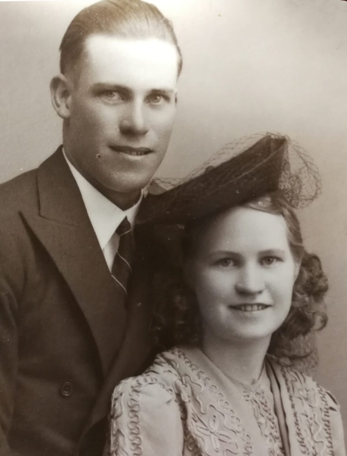 
Grootouma Bybie en haar oorlede man, Dawid, in die jare toe hulle na Welkom verhuis het.