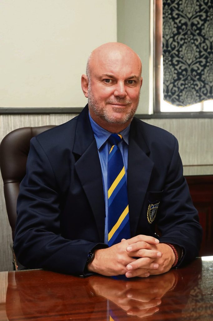 Mnr. Francois de Kock, direkteur van mediaskakeling.