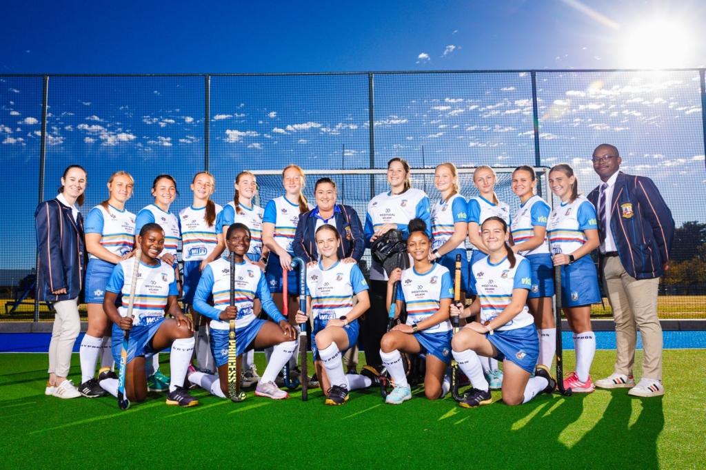 Goudveld-Hoërskool se eerste meisies hokkiespan: Van links, voor: Tshire Thekiso, Elizabeth Mabena, Bianca Earle, Katelyn Maasdorp en Lin-Marie Kruger; agter: Suna Nel (spanbestuurder), Nikki van Zyl, Rihane Liebenberg, Nia-Marie Joubert, Bella Kruger, Leane van Rooyen, Roxy Siebert (afrigter), Kaydene Keiser, Carla de Jonge (kaptein), Kayla Pretorius, Inge Coetzee, Cara Claasens en Tshepo Masheshemane (afrigter).