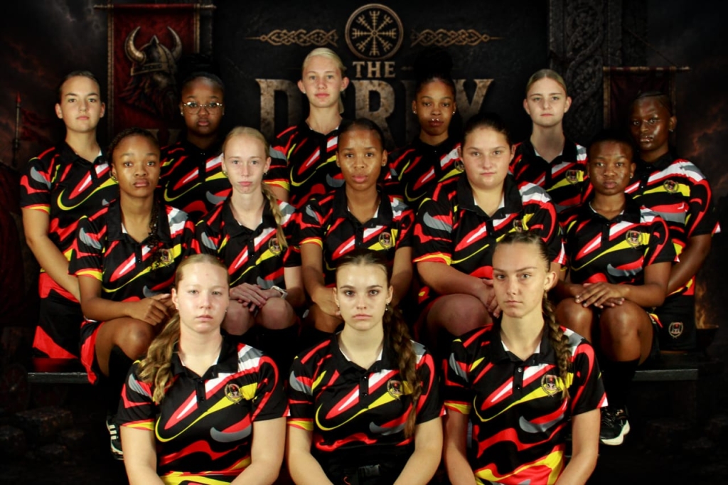 Welkom-Gimnasium se eerste meisies hokkiespan: Van links, voor: Ashley Seymour (onder-kaptein), Chrisandi Leppan en Willizé Watt (kaptein); middel: Paballo Moloi,  Marizaan Combrink, Vanessa Thipe, Vené Steyn en Oratilwe Mzizi; agter: Chané Marais,  Samekelisiwe Nhlapo, Christi Naudé, Onalenna Lepati, Michelle Koen en Omphile Matlaletsa.