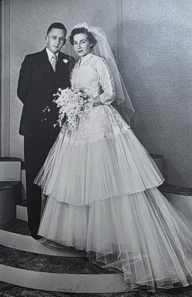 Sarah is in1954 met die bekende oud-burgemeester Gus Gouws getroud.