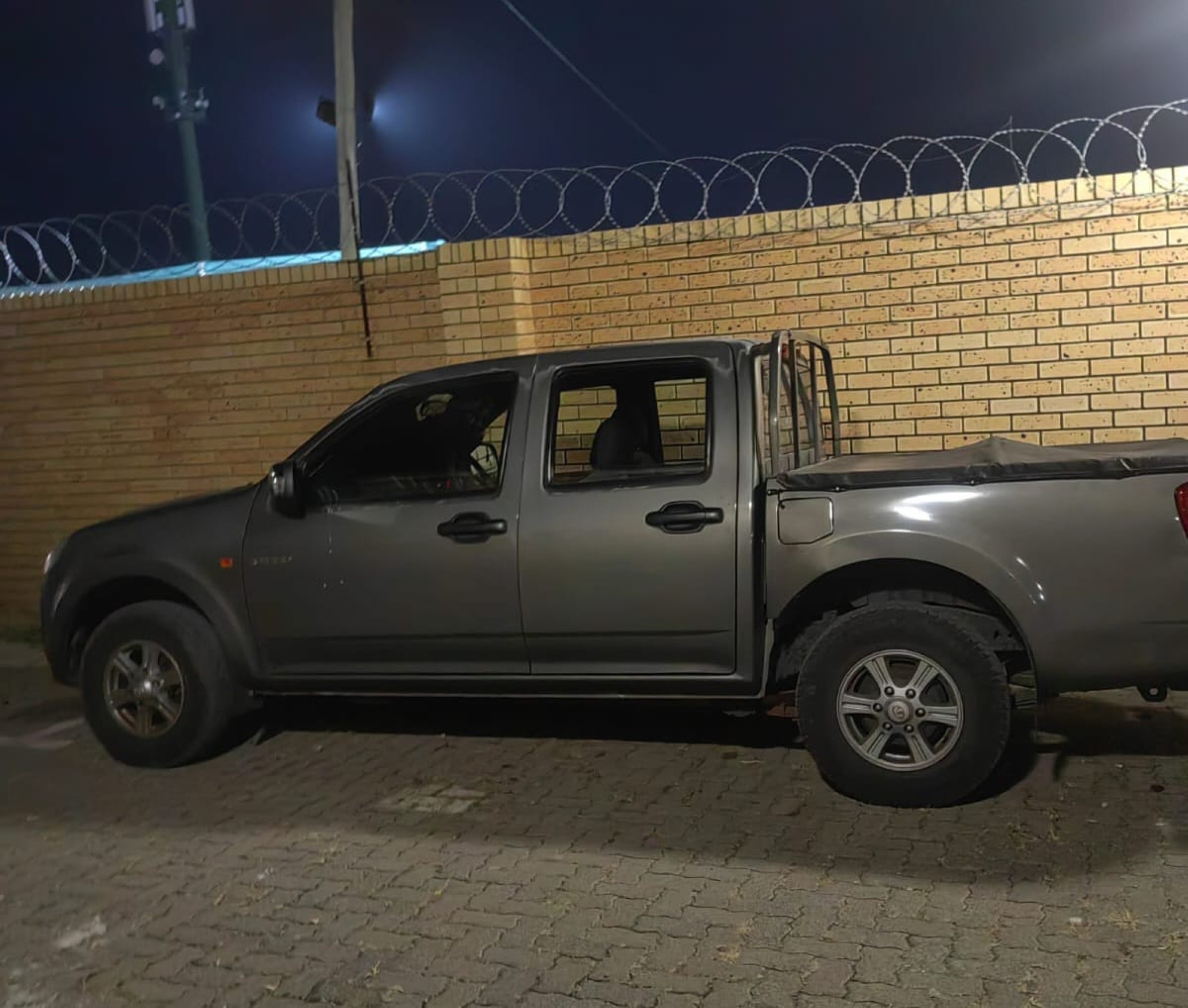 Two arrested with suspected stolen bakkie from Bloemfontein