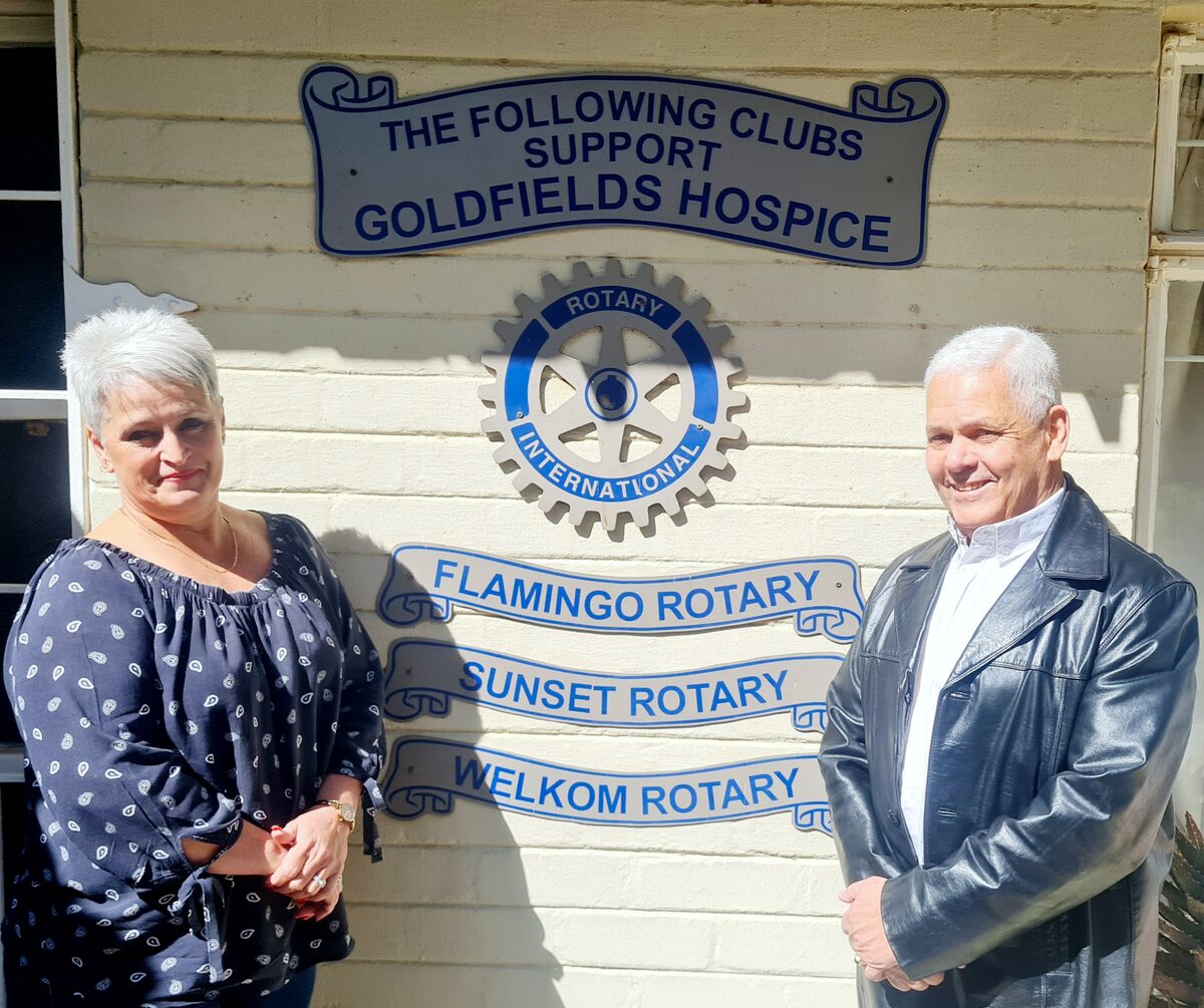 Tanja Schutte (general manager) and Ray Goodsell (chairperson) of the Goldfields Hospice.