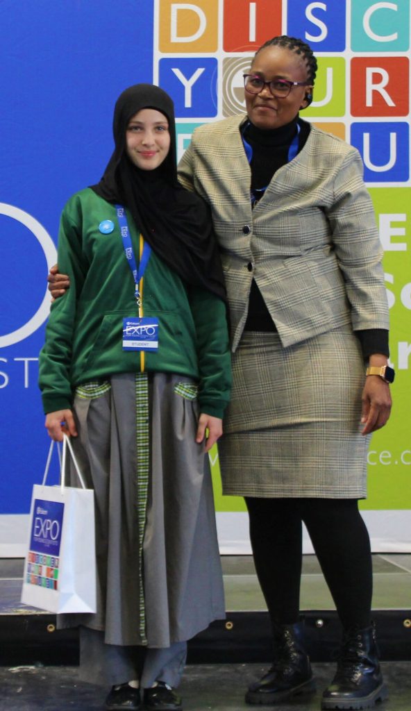 The Best Innovation project wad awarded to Sara Makhsouss El Idressi of the Welkom Islamic School. With her is Belinda Keli (Eskom).
