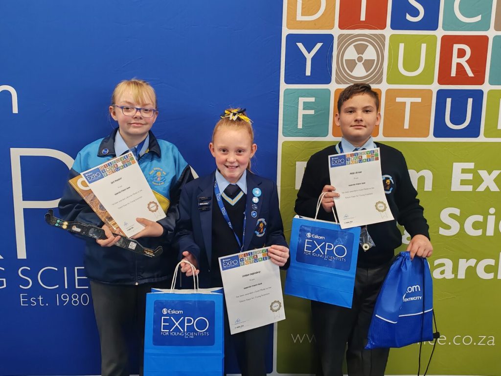 Three learners from Naudeville Primary School performed exceptionally well at the Eskom Expo for Young Scientists, held on 15 August at CUT Welkom. Pictured from the left are Carli Peuckert (bronze, and also received recognition from MSI for one of 18 outstanding projects), Lenique Loggenberg (gold and category winner), and Philip Bryssau (gold, category winner, best project of the day, and advancing to the national round taking place in Boksburg).