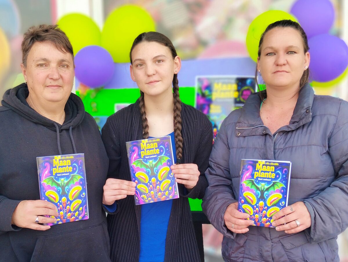 15-jarige skrywer stel eerste boek bekend