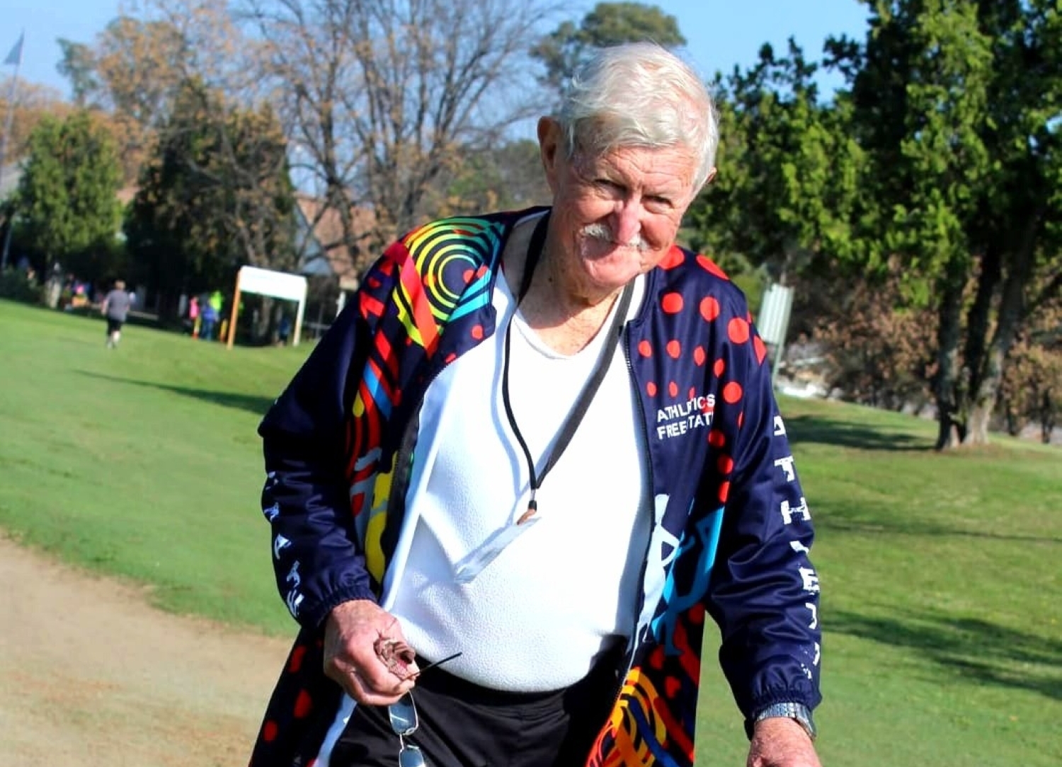 Oom Bobby (82) van Kroonstad se fikse voete bly jeuk vir volgende uitdaging
