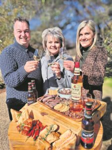 Kuier, proe en eet saam op fees in Bfn