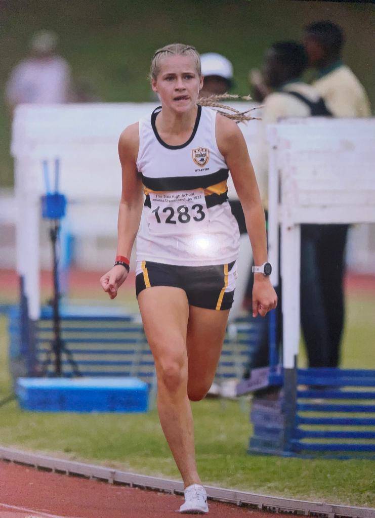 Carise van Rooyen, het in die meisies o.16 ‘n eerste plek in die 2000 m hindernis verwerf e nook ‘n nuwe rekord opgestel. Sy het ook in die 3000 m ‘n eerste plek verwerf. 