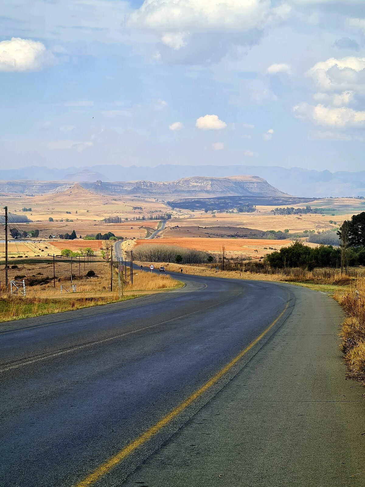 Inwoners en sakeondernemings van Fouriesburg is bekommerd oor gebrekkige infrastuktuur.