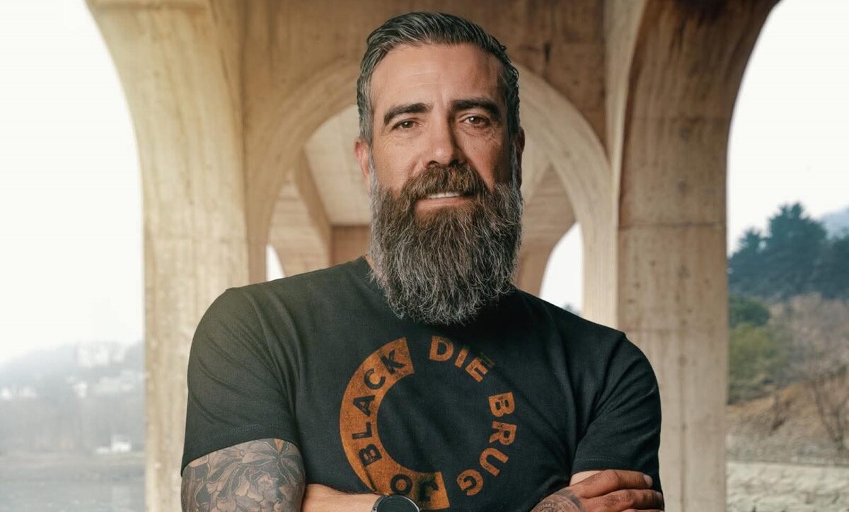 Jo Black tree by die Ignite and Revive Christelike fees op.