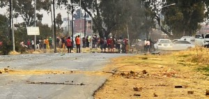 Service delivery protests paralyse Kroonstad, roads and hospital access blocked