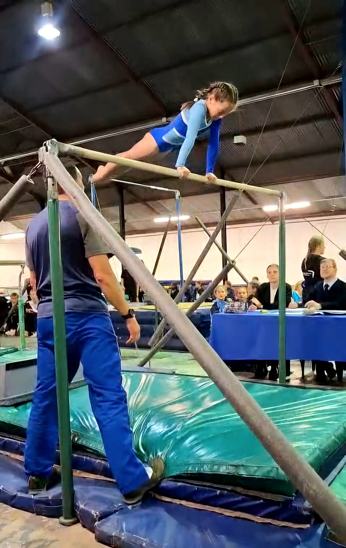 Nicole Nieuwenhuizen (8), 'n gr.2-leerder, het die hoogste punte in Noord-Vrystaat-gimnastiek behaal en 'n wisseltrofee ontvang.