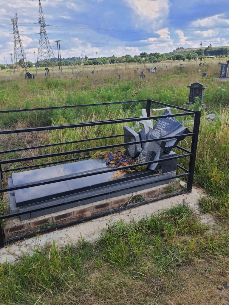 Overgrown graves, vandalism and dense vegetation at Utopia Cemetery in Bethlehem have sparked renewed calls for urgent maintenance and improved security across cemeteries in the Dihlabeng Local Municipality.Photo:Supplied