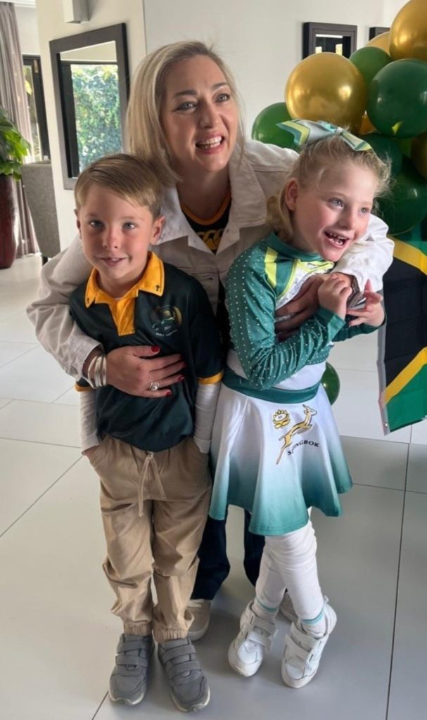 Elsje, wat met Angelman-sindroom gebore is, het aanvanklik ’n verkoue ontwikkel wat later in ernstige longontsteking ontaard het. Sy is ná ‘n kort siekte op Vrydag 22 Mei in die Mediclinic Bloemfontein oorlede.