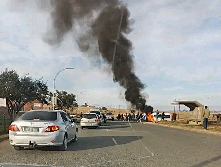 The arrested suspects face multiple charges relating to the shutdown protest.