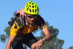 Fietsryers skitter in MTB-skolereeks