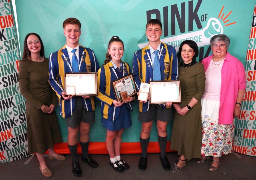 Senior wenners van die Hoërskool Waterkloof is van links Nicolene Smith, Hugo Louw, Elzerie Vermaak, Ivan Louw, Carien Bloem en Alana Bailey. FOTO: Verskaf