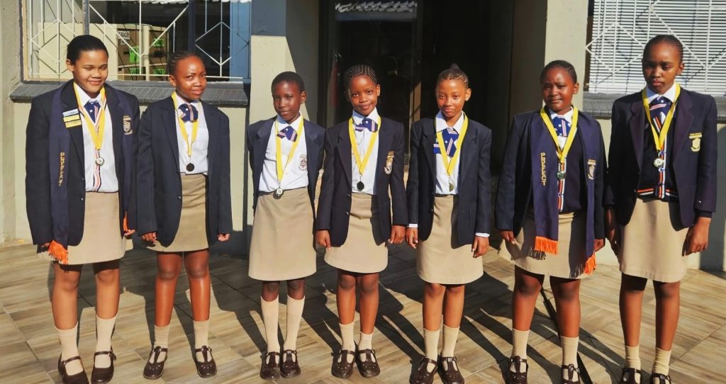 Linomtha Primary School’s Under-11 girls’ chess team, who claimed gold and the provincial championship title at the 2026 Free State Top Schools Chess Tournament in Bloemfontein. The team members are La-Keisha Crouch, Onalerona Lebethe, Sphosethu Tshuma, Lethabo Buka, Lu-Zandre Kwooikie, Tlonolofatso Nyembe and Hlalefo Mekhoe.Photo:Suppied