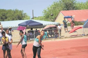 Jong atlete maak hul merk