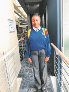 Young immigrant wins top national essay prize