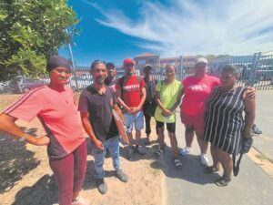 Plakkers keelvol ‘oor die donkerte’