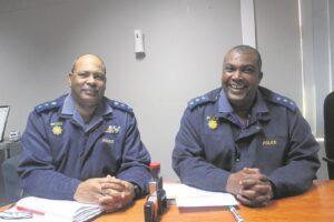 Inwoners val links en regs vir aanlyn geld-slenters