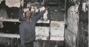 Broers sterf ná brand huis in puin laat lê