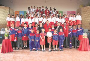 Skoolkoor groet laerskool se oudhoof