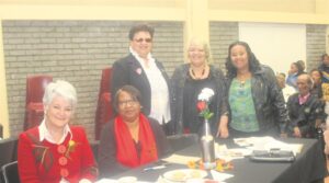 Senior klub vier unieke mylpaal