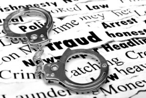 Onderwyser gee homself oor aan polisie