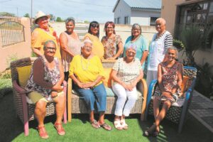 Oud-netbalspelers trek saam en deel destydse staaltjies
