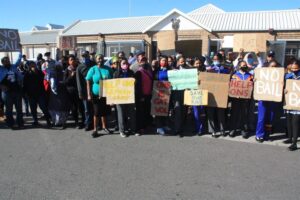 Twee amptelik vir moord aangekla