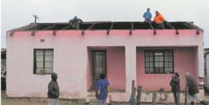 Mamre-familie dakloos ná erge stormweer gelaat