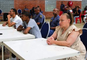 Kelly het g’n foto van grysoog-kind