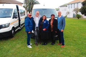 Emmanuel-dagsorgsentrum kry ‘n splinternuwe bussie