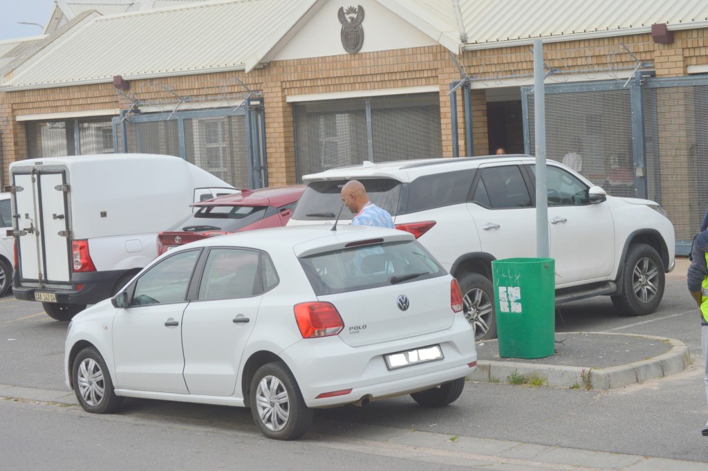 Speursers. Jerome Petersen verlaat die hof nadat die minderjarige in die hof verskyn het. Foto: Murphy Roberts