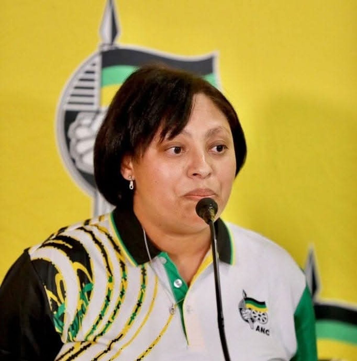 Fiona Liezel Abrahams (44)