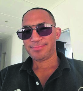 Swem na Saldanhabaai se klippe eis lewe