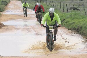Om die Berg – in modder