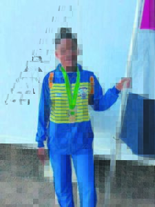 Haar spies trek al hoe verder