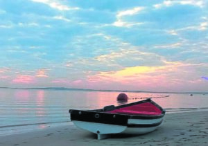 Salig en tevrede op Langebaan se strande