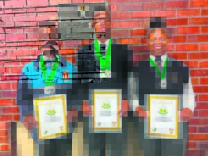 Weskussers ryg medaljes in