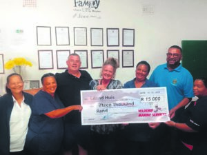 Eiland Huis gets R15 000