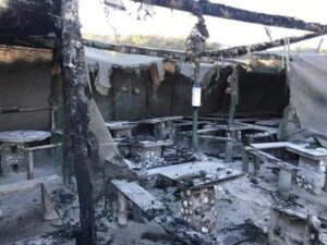 Brand bring groot skade by gewilde strandrestaurant